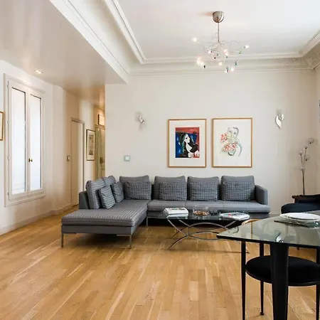 Family Elysees Apartment